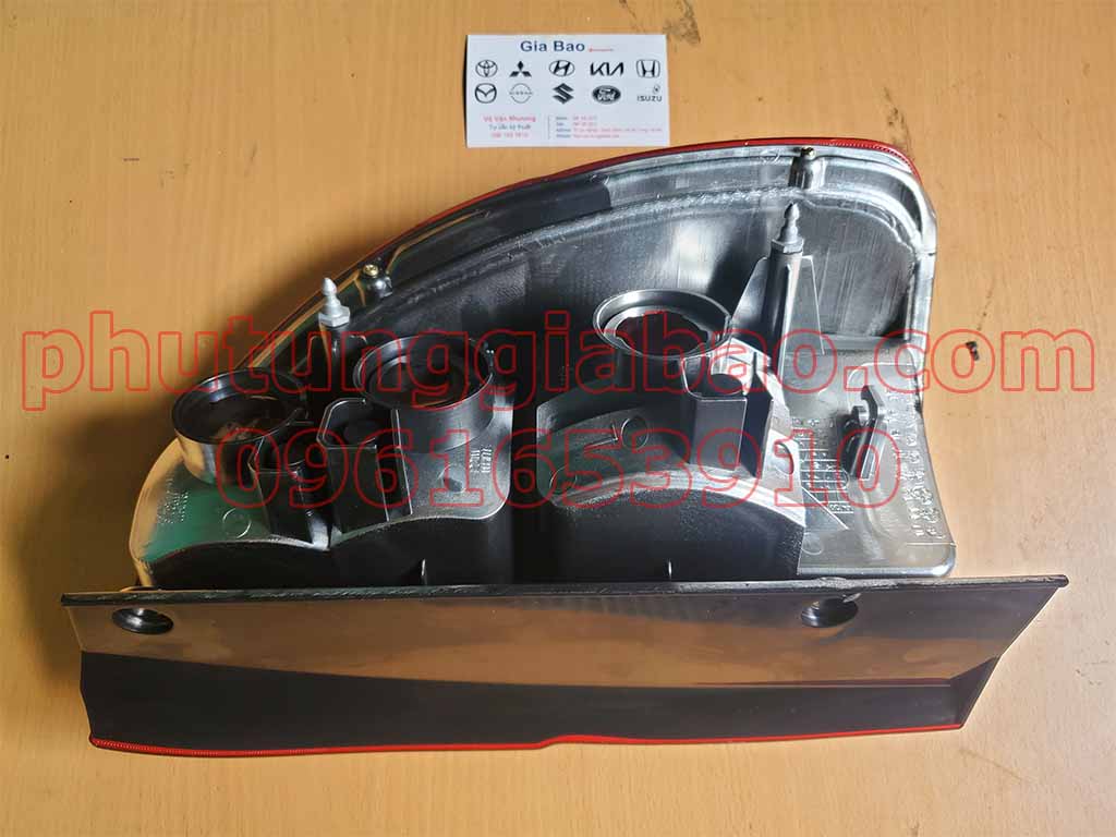 Đèn hậu Isuzu hilander 2003-2005 2131928LA