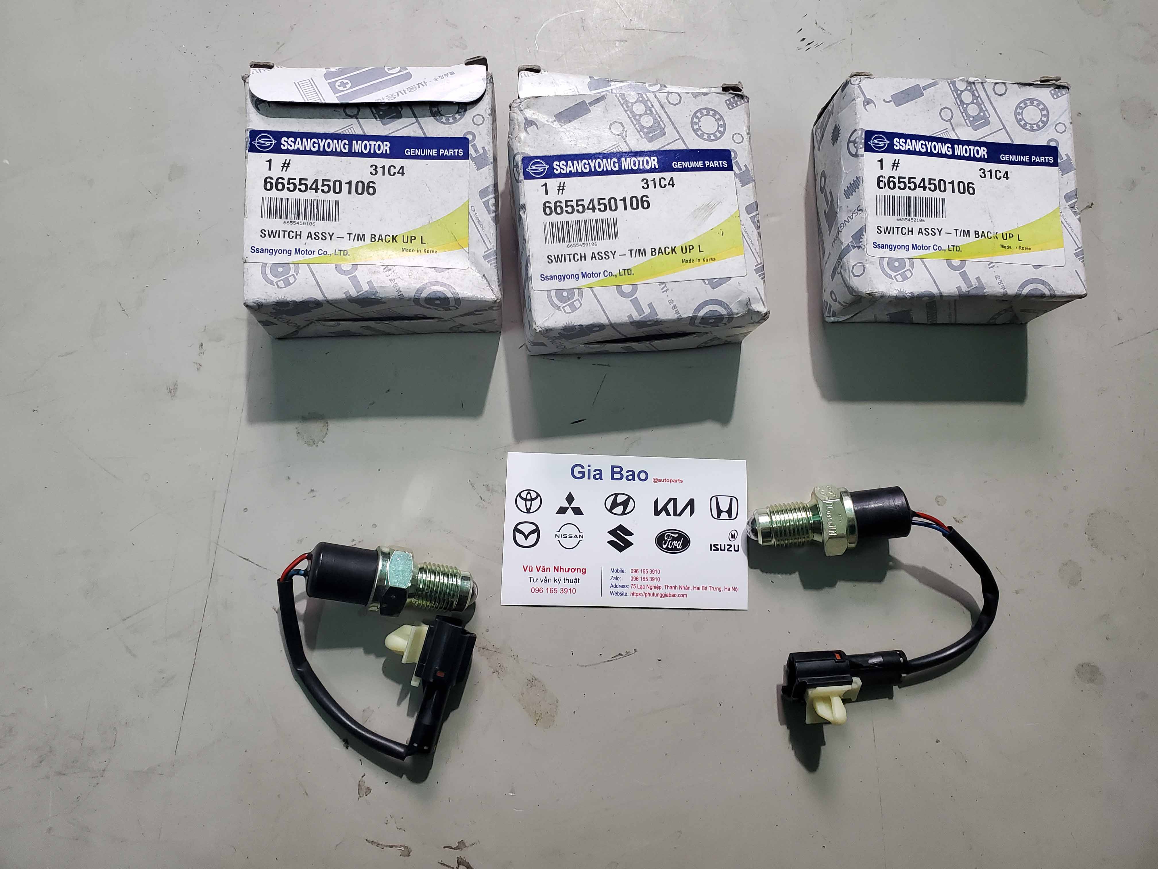 Công tắc đèn lùi MERCEDES MB100 MB140 