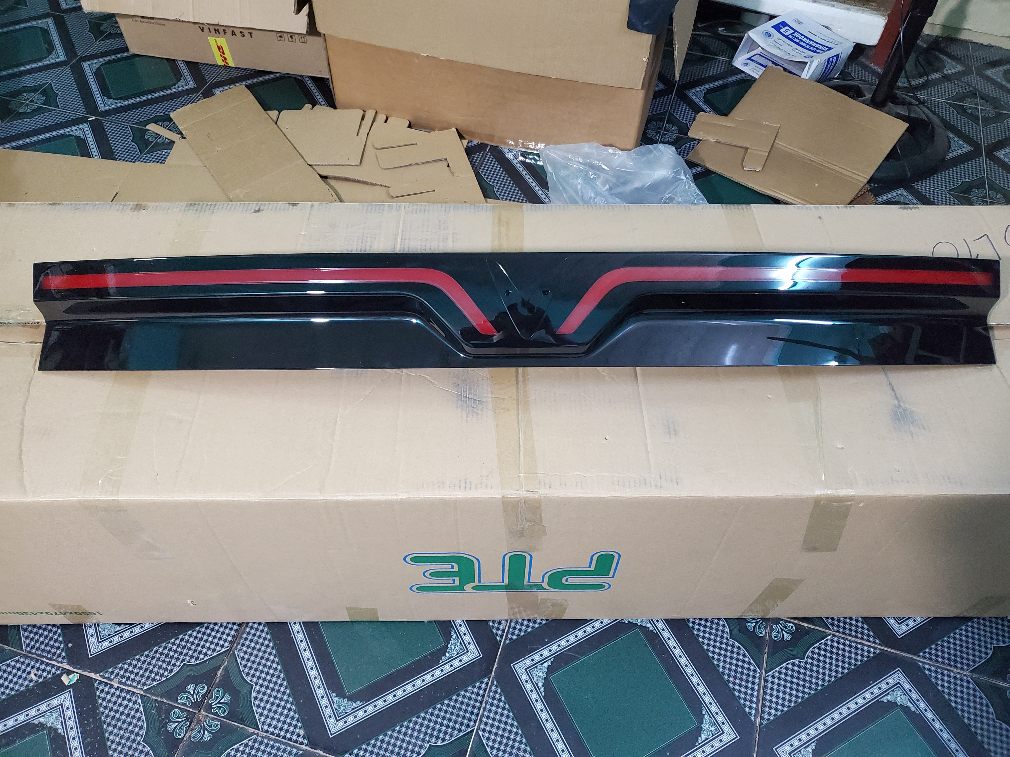 Đèn hậu cốp Limo grren