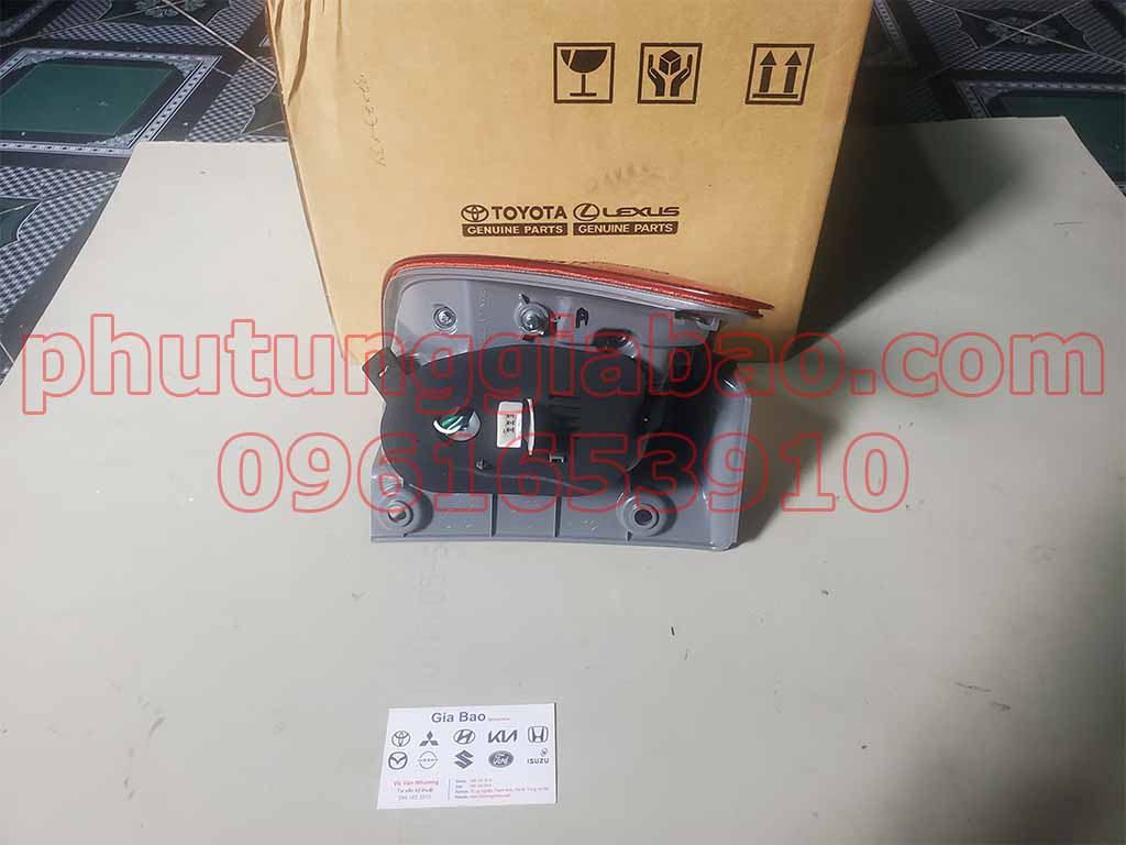 Đèn hậu ngoài phải Fortuner 2009-2012 81550-0K110