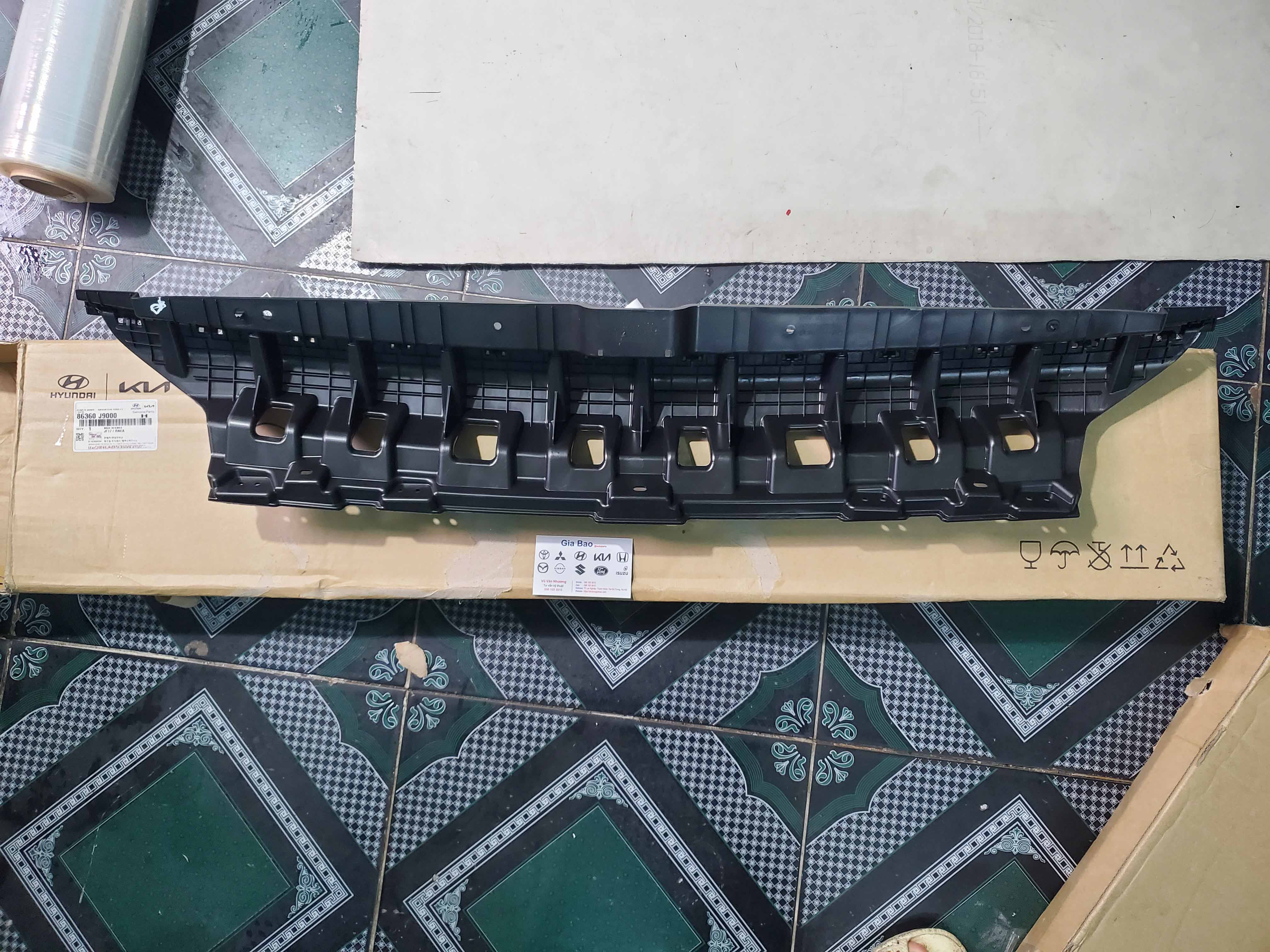 Ốp che khóa capo Hyundai Kona 2018 – 2020 86360J9000