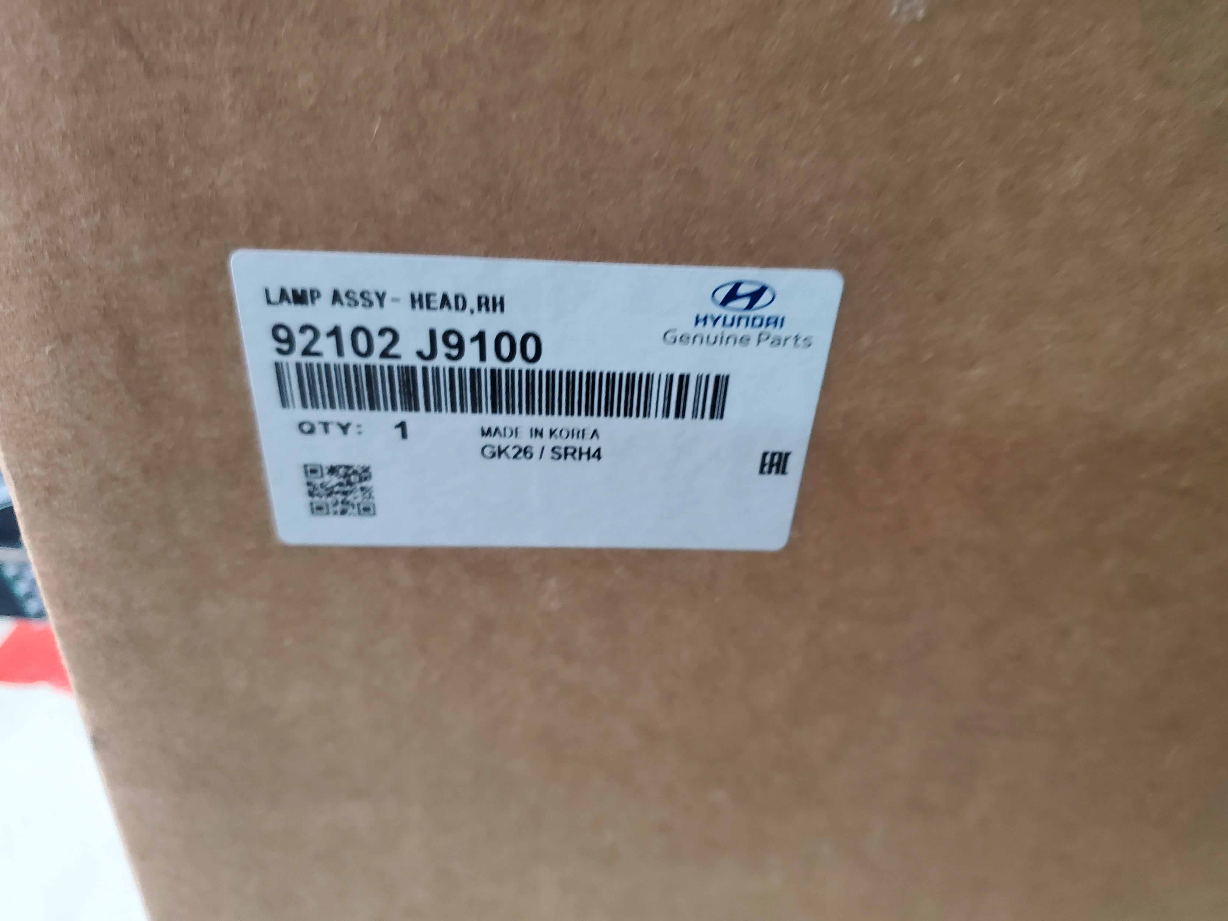 Đèn pha Hyundai Kona 92101J9100