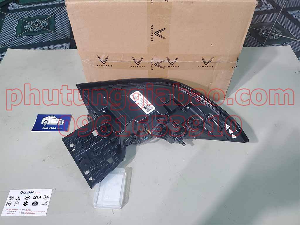 Đèn hậu ngoài RH VINFAST VF8 BEX30031027