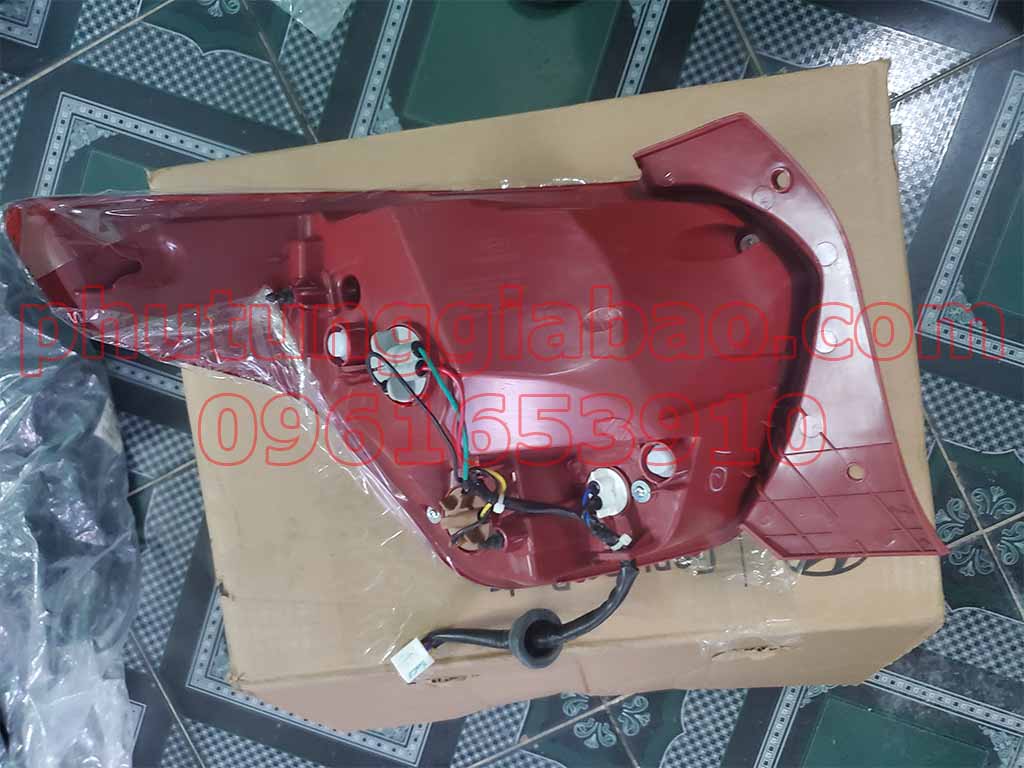 Đèn Hậu Phải Hyundai I10 Grand Sedan 2013-2016 92402B4400