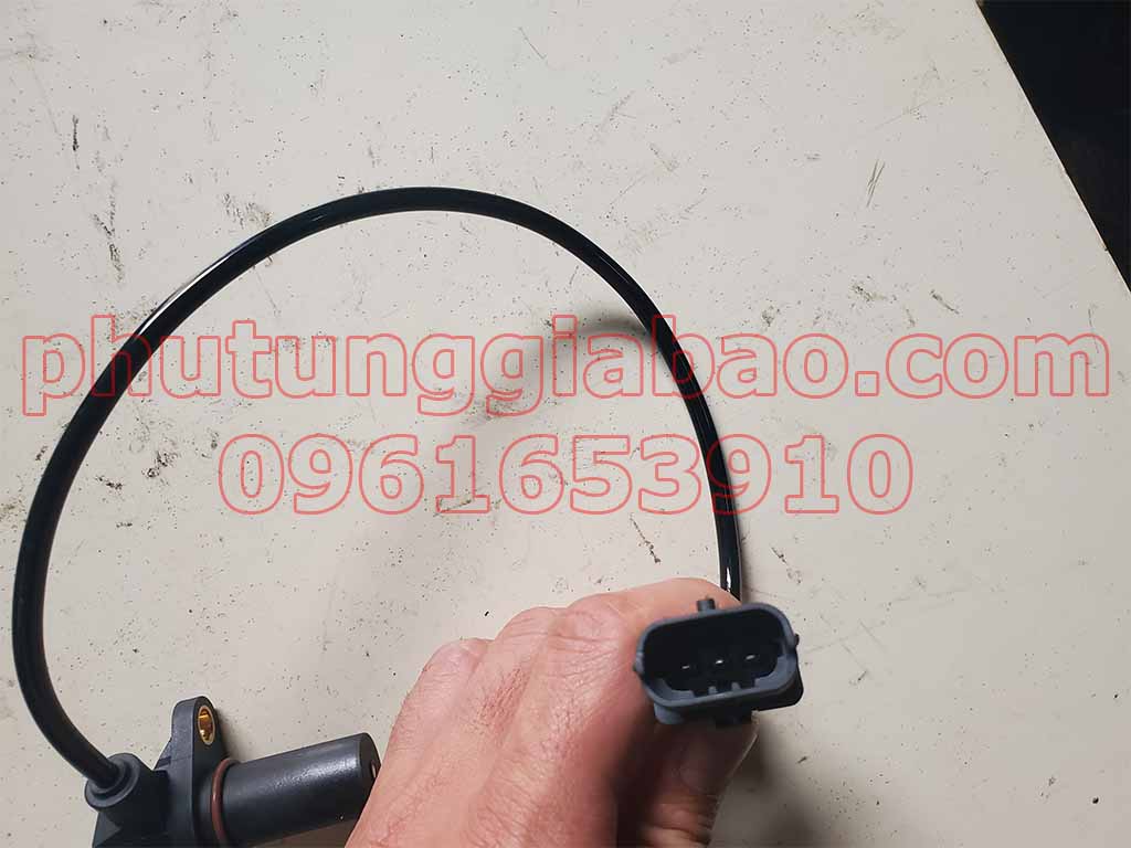 Cảm biến trục cơ Isuzu Dmax 8973244022