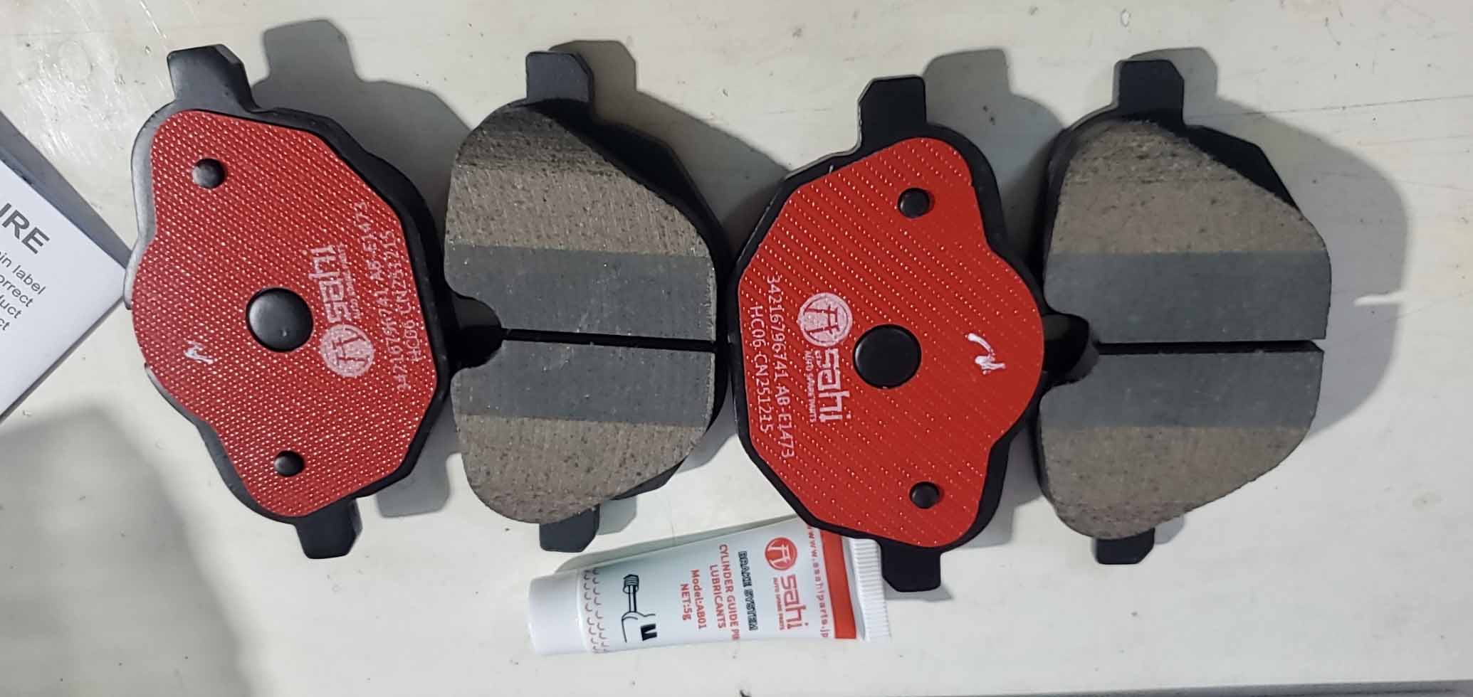 Má phanh trước Lux Sa
